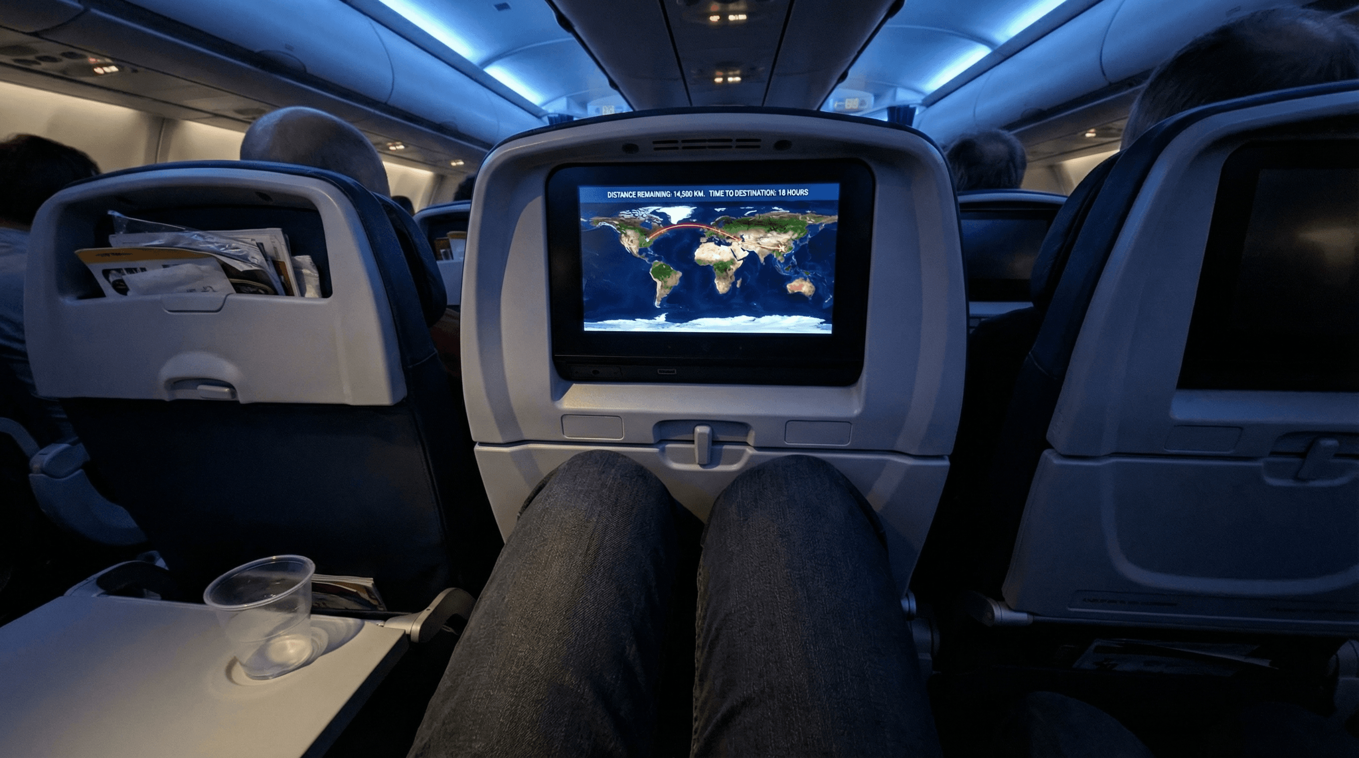 14 Horas Fechado num Avião? O Guia Definitivo Para Não Enlouqueceres