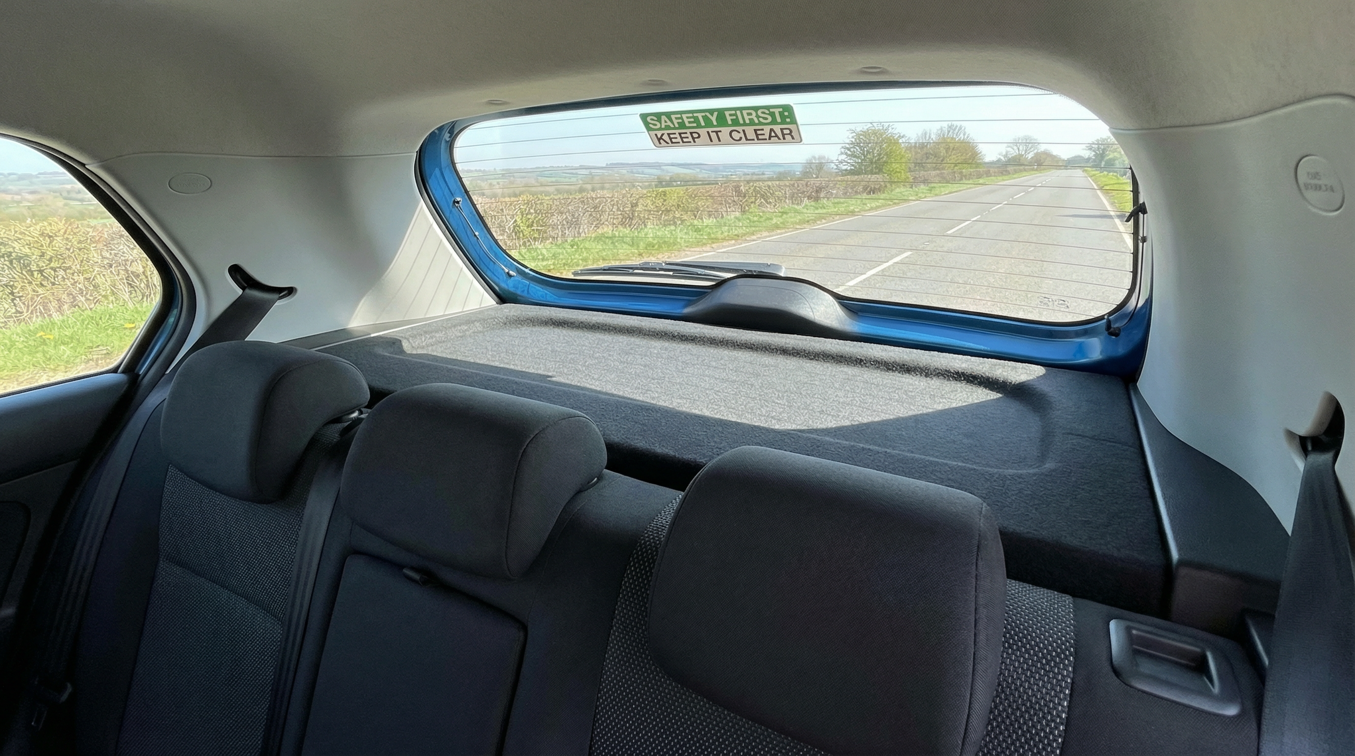 Chapeleira Vazia Carro